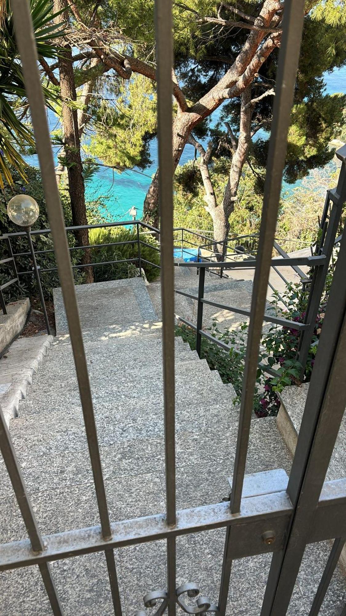 Casa Grimaldi - Terrace & Sea View Apartman Ventimiglia Kültér fotó
