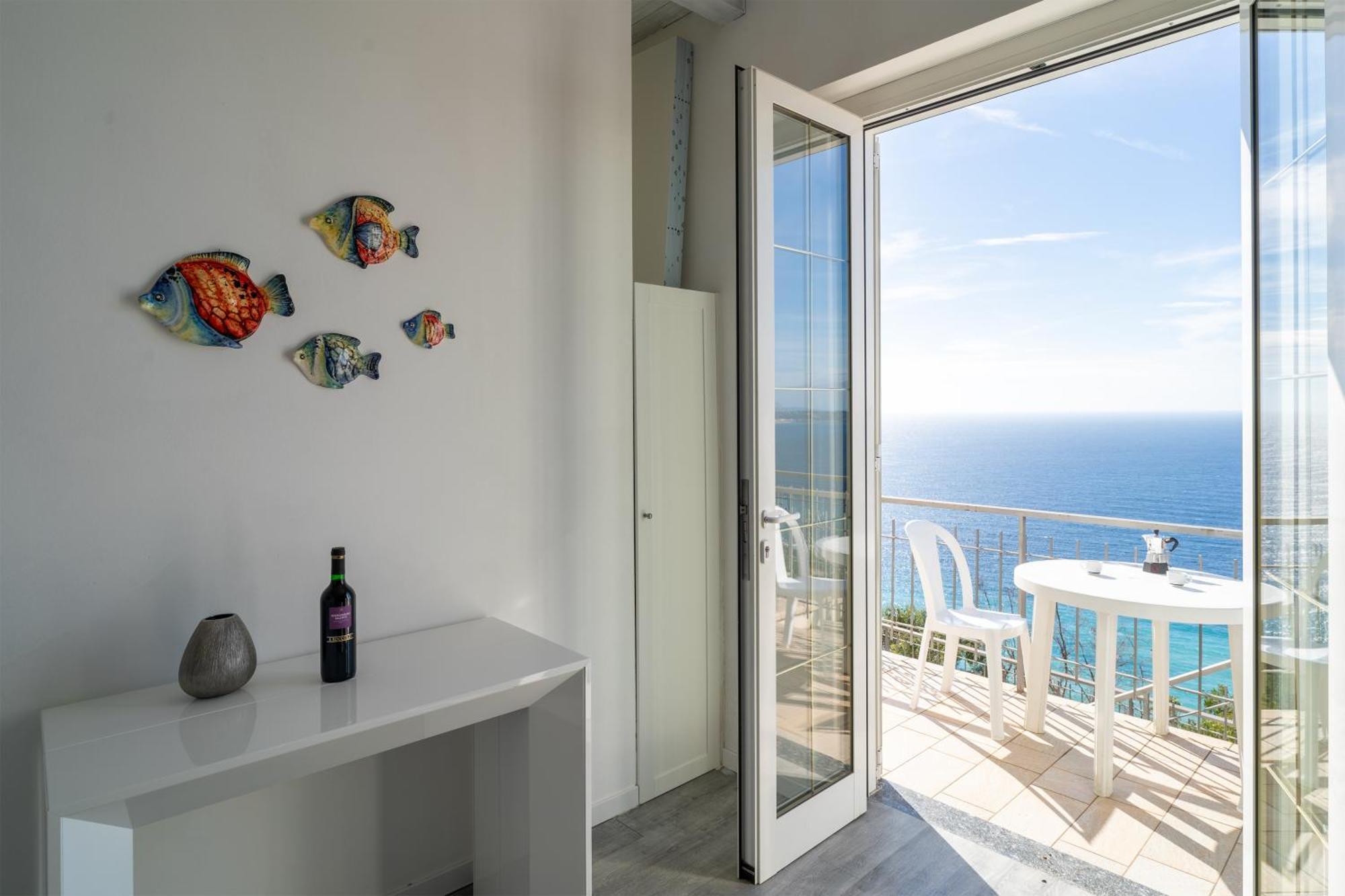 Casa Grimaldi - Terrace & Sea View Apartman Ventimiglia Kültér fotó