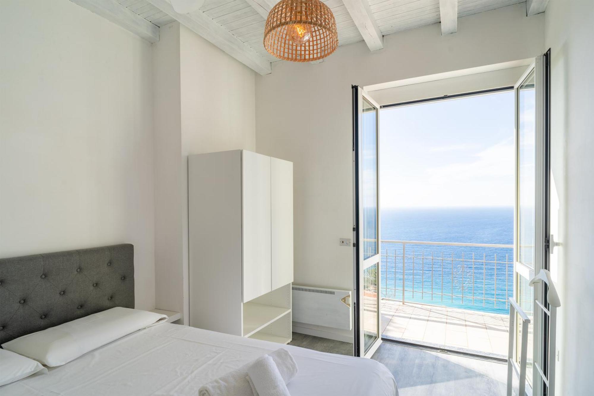 Casa Grimaldi - Terrace & Sea View Apartman Ventimiglia Kültér fotó