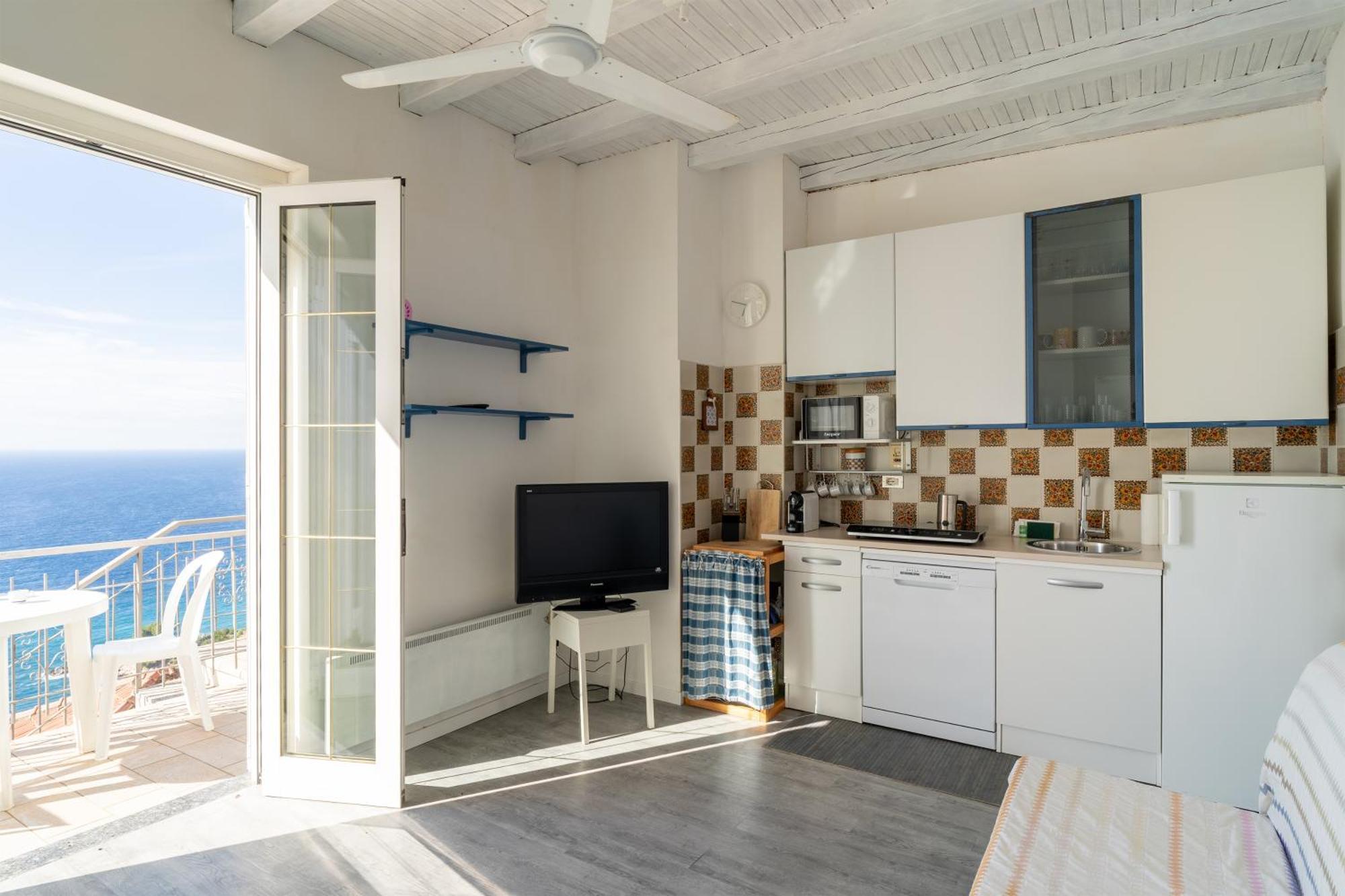 Casa Grimaldi - Terrace & Sea View Apartman Ventimiglia Kültér fotó