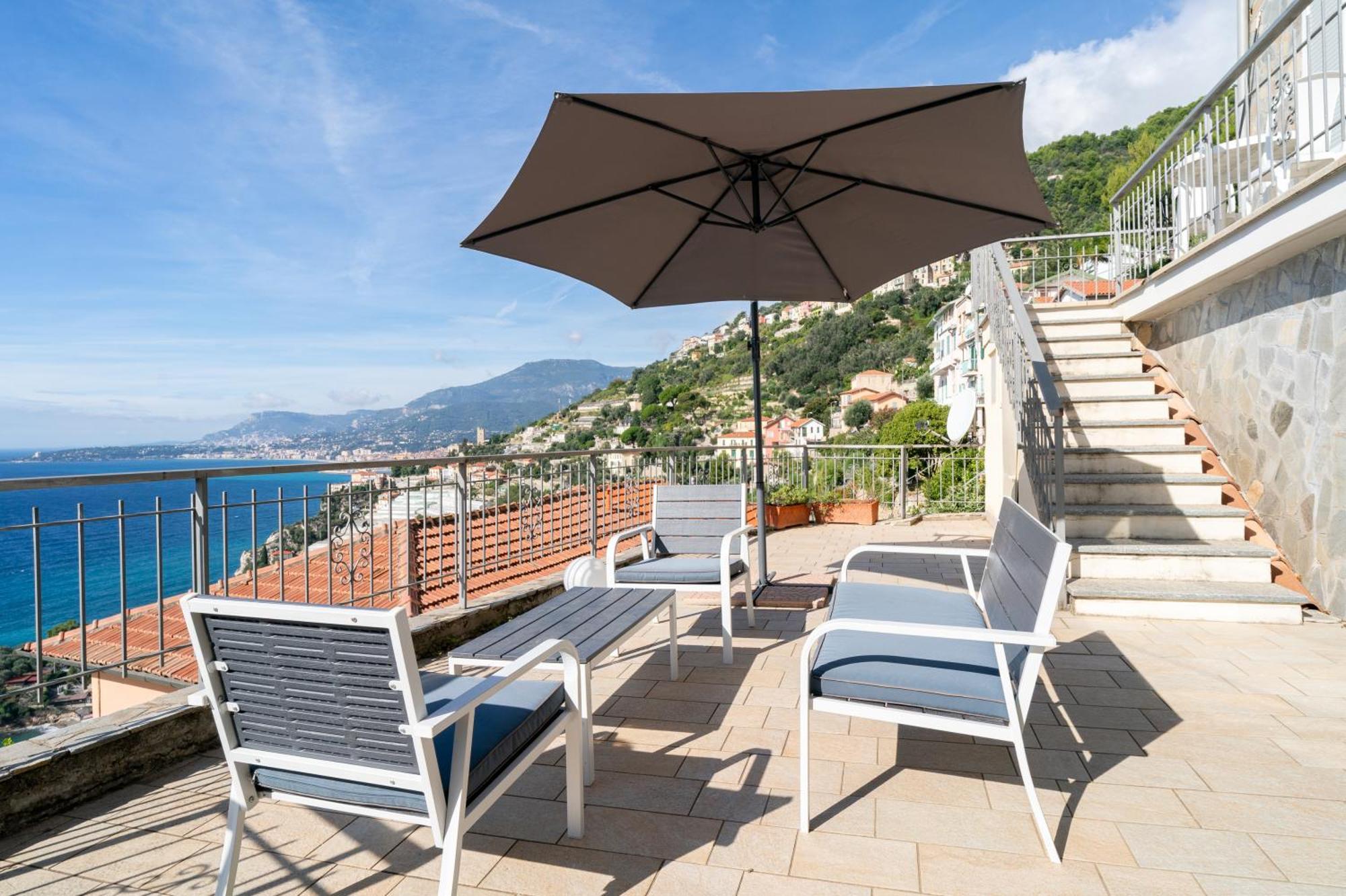 Casa Grimaldi - Terrace & Sea View Apartman Ventimiglia Kültér fotó