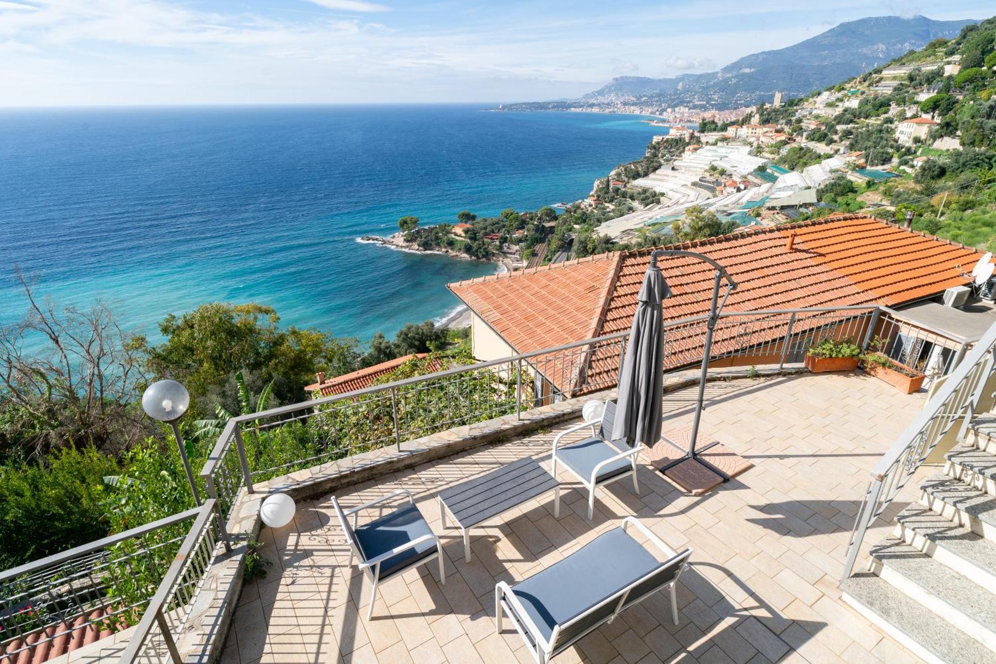 Casa Grimaldi - Terrace & Sea View Apartman Ventimiglia Kültér fotó